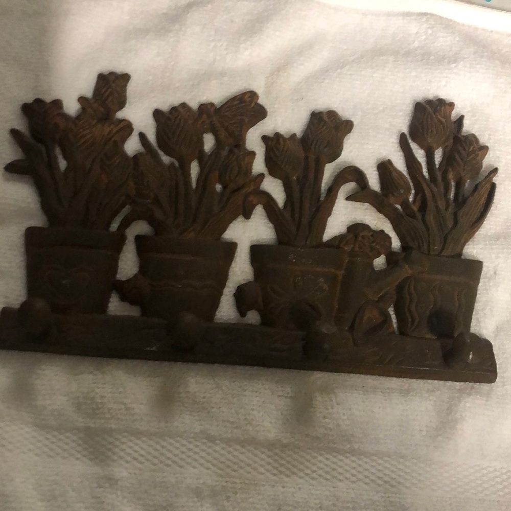 Wrought iron floral metal hook. 9” x 6”